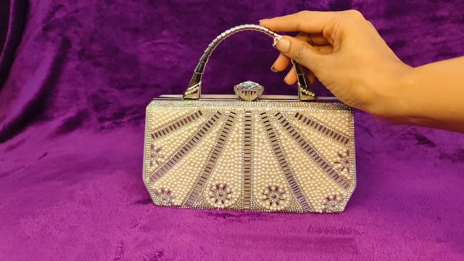 Regal Pearl Clutch thumbnail 2