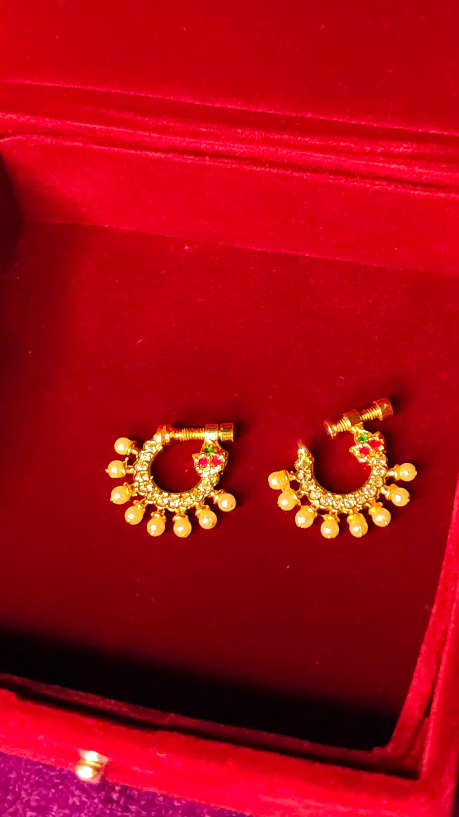Sparkle Pearly Nose Ring With Velvet Box - Image 1