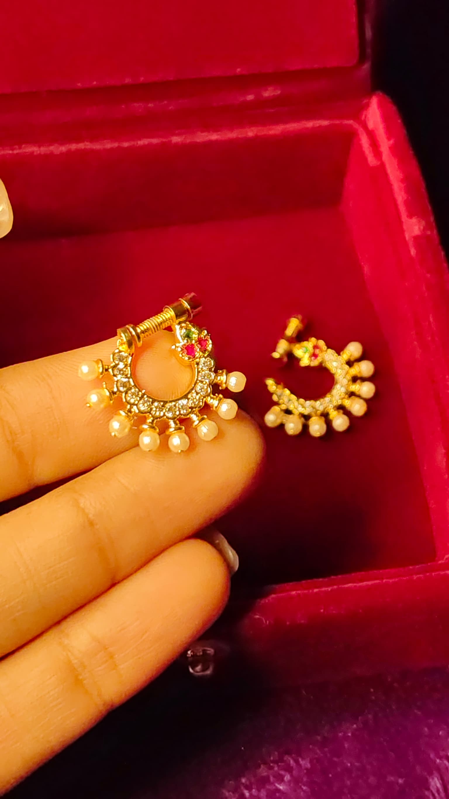 Sparkle Pearly Nose Ring With Velvet Box thumbnail 2